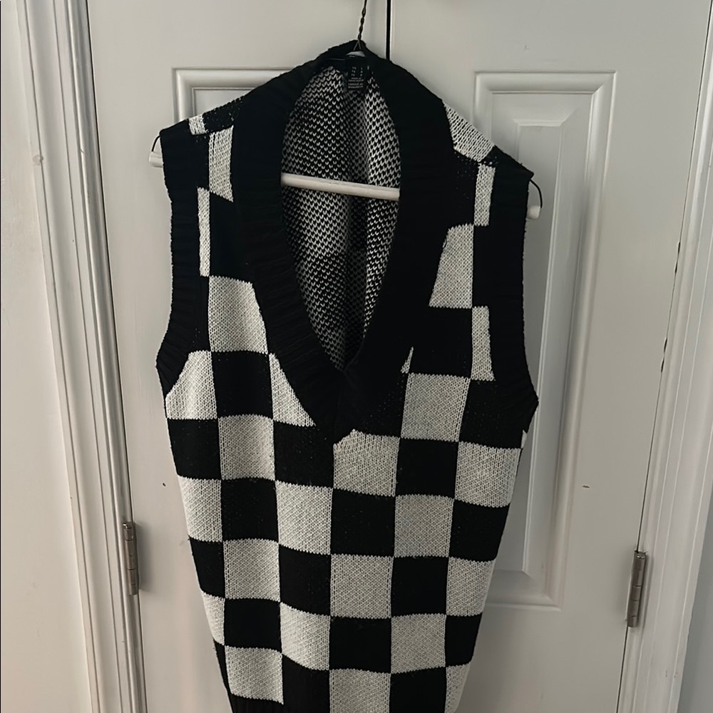 Streetwear Society Black and White Checkered Vest